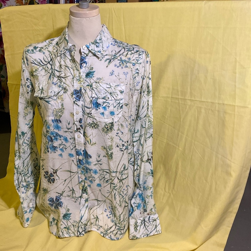 Van Heusen Woman’s Blouse size M